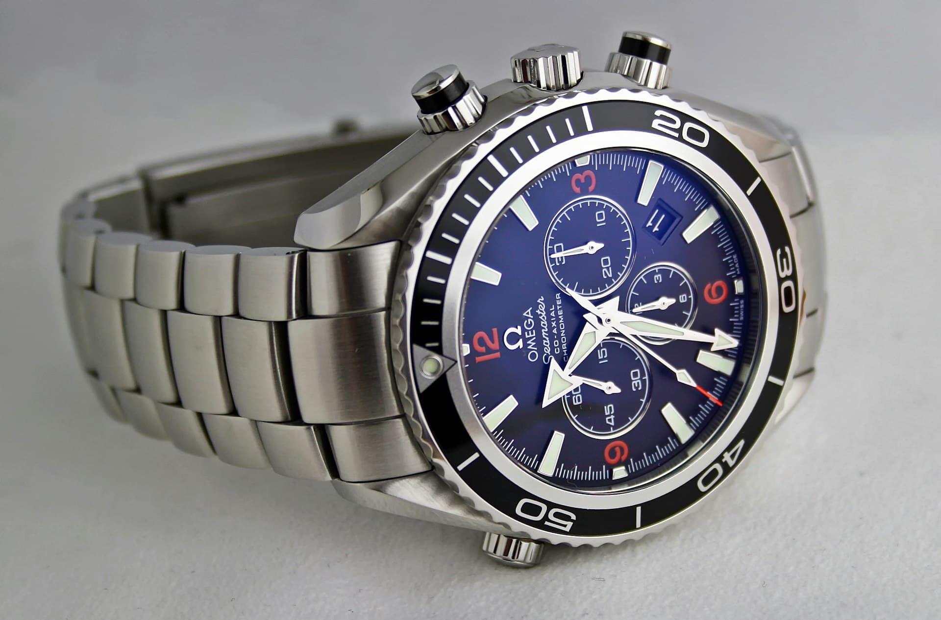 Détails montre de luxe Maison Horazin
